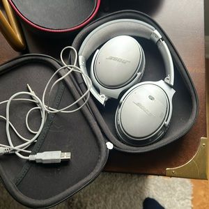 Bose wireless Bluetooth noise, canceling headphones